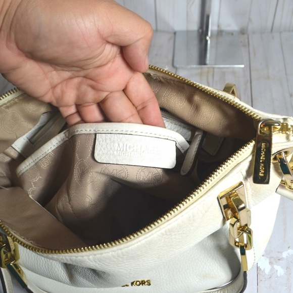 Michael Kors White Crossbody Leather Purse Bag - Picture 7 of 7